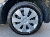 【タイヤ】ホイールキャップが足元を飾ります♪タイヤ溝はたっぷり残っています◎
