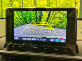 【バックカメラ】駐車時に後方がリアルタイム映像で確認できます。大型商業施設や立体駐車場での駐車時や、夜間のバック時に大活躍!運転スキルに関わらず、今や必須となった装備のひとつです!