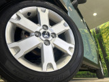 【純正15インチアルミホイール】外観にマッチした純正アルミホイールを装着しております。各種社外アルミホイールや、スタッドレスタイヤも取扱いしております。是非ご相談ください♪