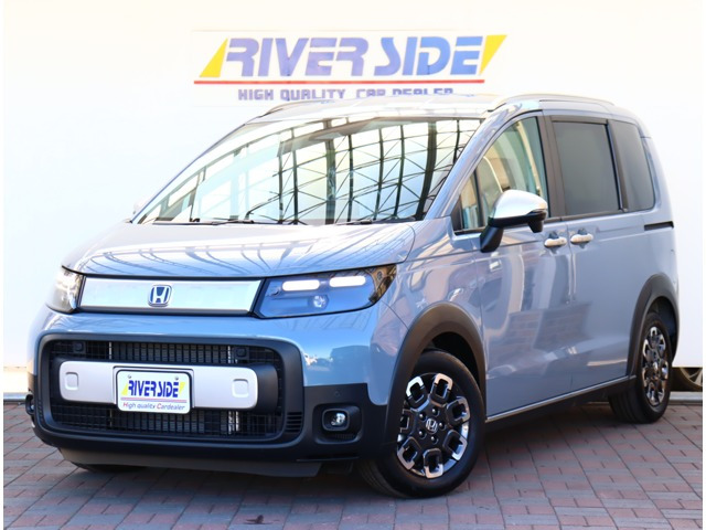 フリード1.5 e:HEV クロスター登録済未使用車 11.4型ホンダコネクトナビ