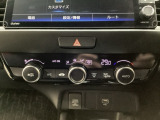オートエアコンがついてますので、簡単操作で快適に過ごせます。リア熱線のスイッチの中に、雪道に対応したサイドミラーヒーターも入っています。