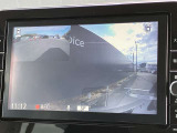 ドライブレコーダーの映像。ナビのモニターに前後の映像を映し出せます