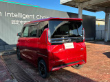 フロントだけでなく、バックソナーも付いてるので駐車時もバッチリ補助してくれます(*^^*)