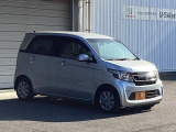 CAR PLATの魅力 2 はじめてでも、迷わないお客様に合わせて、選び方も、買い方も、知識豊富なスタッフが丁寧にご説明。