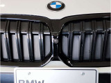 BMW代表的な特徴のキドニーグリル。BMWのすべてのモデルに採用され、BMWらしさを強調しております。