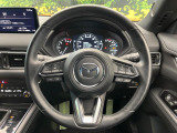 【純正革巻きステアリング】上質な革を使用することで、手にしっかり馴染みとても運転しやすいハンドルです♪