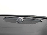 【Bowers&Wilkins】世界のオーディオファン垂涎のプレミアムサウンドシステムを搭載。コンサートホールのベストポジションに相当する音場空間を忠実に再現。乗る人すべてに驚きの音響体験を提供します