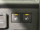 寒い日のドライブを快適にする運転席&助手席シートヒーターが付いてます。アクセサリーソケット(12V/120W)も装備されています。