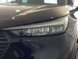 LEDヘッドライトは、点灯の瞬間から最大光量を発揮し、突然暗くなるトンネルなどでの安定感を高めます。