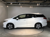 後席プライバシーガラス仕様! 車内が見えにくい設計です。