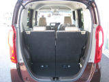 荷室も広々!たくさん収納スペースがあります!