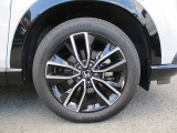 タイヤサイズは【225/50R18】です。