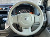 自然な姿勢を保ち、体への負担をやわらげる運転席シートです!また、スムーズに乗り降りしやすいシート高なので快適です