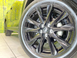 【純正19インチアルミホイール】外観にマッチした純正アルミホイールを装着しております。各種社外アルミホイールや、スタッドレスタイヤも取扱いしております。是非ご相談ください♪