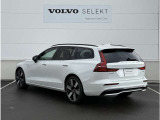 ◆バック/万が一を考え、安全性を重視する方に選ばれているVOLVO車。ドアを開閉するとその重み・厚みに驚くはず