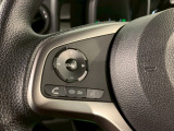 【ステアリングリモコン】ステアリングにオーディオ調節可能なスイッチが装備されていますので運転中でも視線をそらさずにオーディオの調節が可能です!