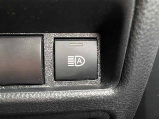 トヨタ シエンタ ハイブリッド 1.5 X 純正8インチディスプレイ