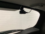 後方にもドライブレコーダーのカメラ(社外品)が付いています。前後両方でお車の周りを監視・記録いたします。