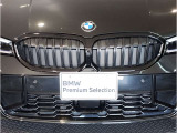 ☆BMWの代名詞とも言える【キドニーグリル】一目見ただけでBMW車であると認識できる確固たるアイコンとして存在感を放ちます☆