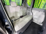 後部座席も気になるようなキズ・汚れやへたり等、大きなダメージはなく、良好な状態です。