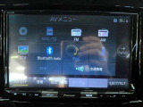 嬉しい装備です♪フルセグTV・DVD再生・Bluetoothオーディオに対応しています!!