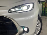 【LEDヘッドライト】悪天候や夜間走行時も良好な視界を確保し安心して運転できる高輝度LEDヘッドライトを装備!点灯速度が早く、消費電力も抑えられています。