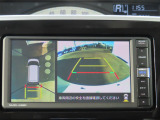 パノラマモニター搭載で車の周囲を映像で確認。同時にリアカメラで後方視界も確保できます。夜間や狭い駐車場で大変便利です。
