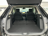 リア席を倒せば広々とした空間の出来上がり、荷物がたくさん載せられますよ。