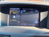 アラウンドビューモニターは車庫入れの強い味方となってくれます。上から車を見下ろすようなモニター表示!駐車場枠内にビシッと真っ直ぐ停めれます!☆一度使ったらおわかり頂けます☆