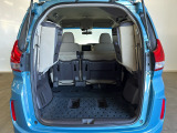 3列目シートを収納すれば、広い荷室としてご利用いただけます。