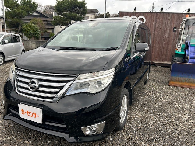 セレナ2.0 ハイウェイスター Vセレクション+Safety 4WD