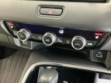 運転席/助手席シートヒーターで寒い日もすぐに温かくなり快適に過ごせます。3段階の温度調整が可能です