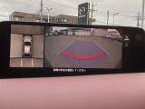狭い場所での駐車やすれ違いなどでより的確な運転操作に役立つ360&deg;ビューモニターが装備されています。