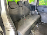 後部座席も気になるようなキズ・汚れやへたり等、大きなダメージはなく、良好な状態です。