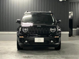 【フロントグリル】7スロットルグリルはJeep伝統の証です。SUVのみにこだわり続けている伝統あるJeep車へお乗り頂いてみてはいかがですか?