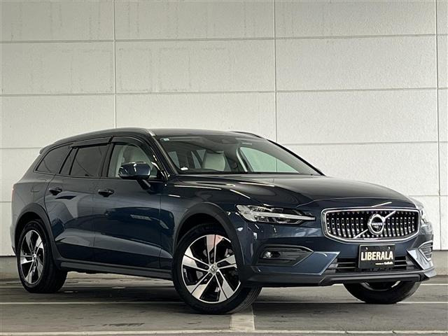 V60クロスカントリーB5 AWD 4WD本革シート