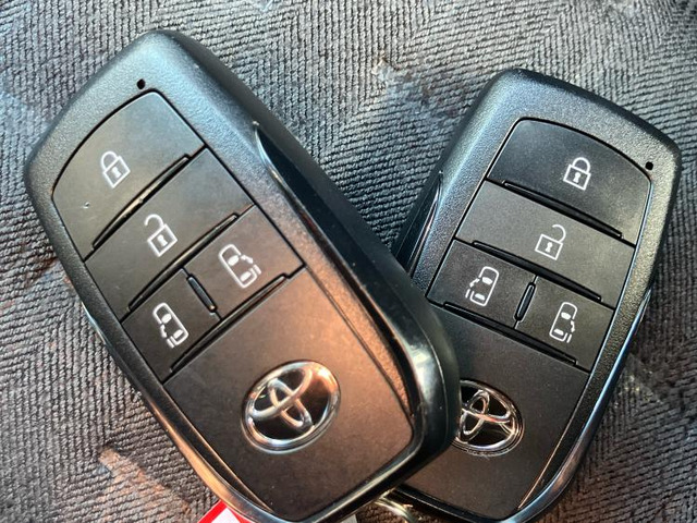 トヨタ ヴォクシー 2.0 S-Z の中古車詳細 (15,980km, ホワイトパール