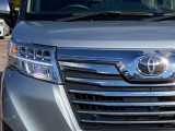 LEDヘッドライトは、本当に明るくて安全です。暗い夜道からお客様を守ってくれます。運転しやすいですし、自慢にもなるかも?黄色いハロゲンライトと見比べてください。