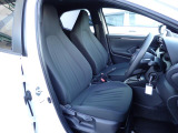 運転席も大きな擦れもなく状態良好です。