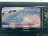 バックカメラが付いているので後方確認が非常にしやすいです。今や運転初心者も熟練者も必須装備!ついていて損はないですね♪