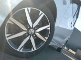 純正アルミホイール装着車