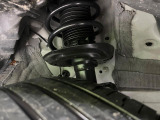 お車を安心してお乗りいただく為には、足回りの定期点検が欠かせません。サービスサポート(有償保証)では無料点検もご提供しており、安心のカーライフをお過ごしいただけるサポート体制が整っています。