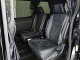 ゆとりある広々とした車内空間は、ドライブを始め買い物やレジャーなど、幅広く活躍します。一人でもみんなとでもお出かけを楽しみましょう!