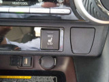 運転席と助手席にシートヒーター付いてます。