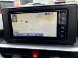純正ナビを装備。タッチパネル式で使いやすく、お出かけもラクラクです。