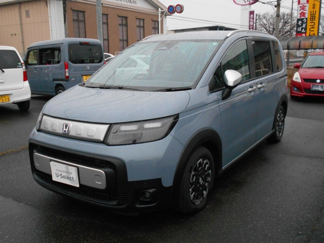 フリード 1.5 e:HEV クロスター 