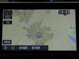 純正ナビを装備。タッチパネル式で使いやすく、お出かけもラクラクです。
