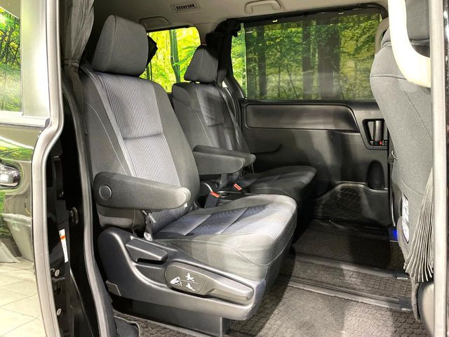 トヨタ ヴォクシー 2.0 ZS の中古車詳細 (115,205km, ブラック, 高知県