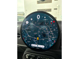 ナビ機能付き!Bluetoothオーディオ搭載Apple CarPlay搭載!お持ちのiPhoneをナビに接続することによって、音楽を聴いたり、電話をかけたりすることができます!