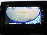 リアワイドカメラシステム!従来の視野に加えて、後方側方を約180&deg;まで見えるワイドビューと、後方を真上から見たような視野で駐車時などに便利なトップダウンビューの3つの視野があります!